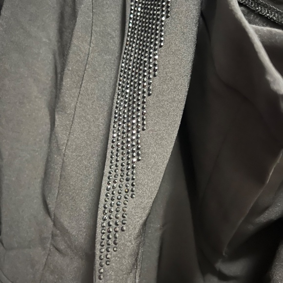 Embellished Feather Suit Set - Picture 7 of 13